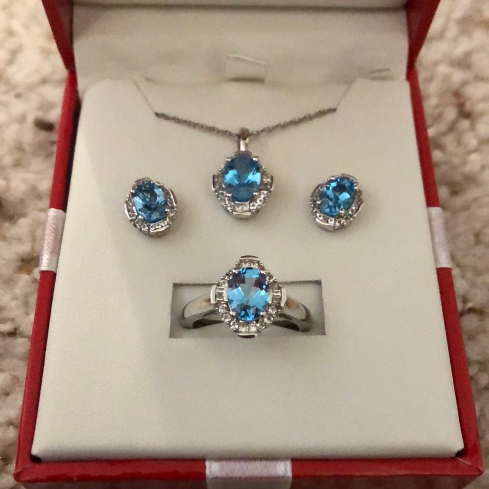 Sterling silver blue topaz jewelry set